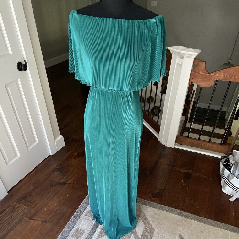 Dress Day Women's Solid Green Off Shoulder Pleated Maxi Dress Ruffle, Size S